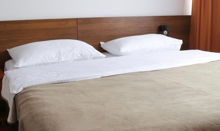 Dvokrevetna soba sa francuskim ležajem