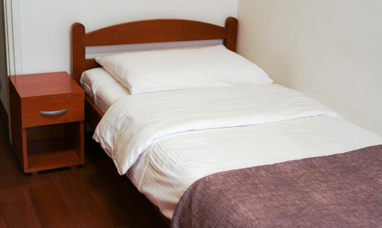 Economy jednokrevetna soba sa pomoćnim ležajem